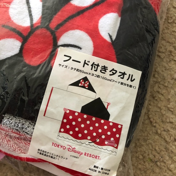 ❌sold❌Tokyo Disney Minnie Mouse Hooded Towel - Picture 2 of 4